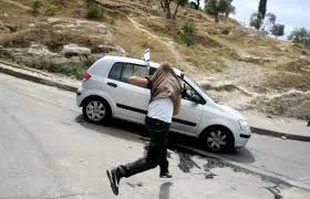 مستعمرون يعتدون على مواطن وابنته في قصرة جنوب نابلس